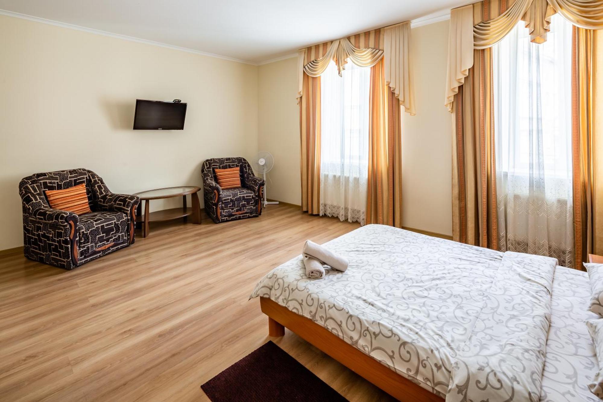 Apartment On Yana Zhizhky Lviv Room photo